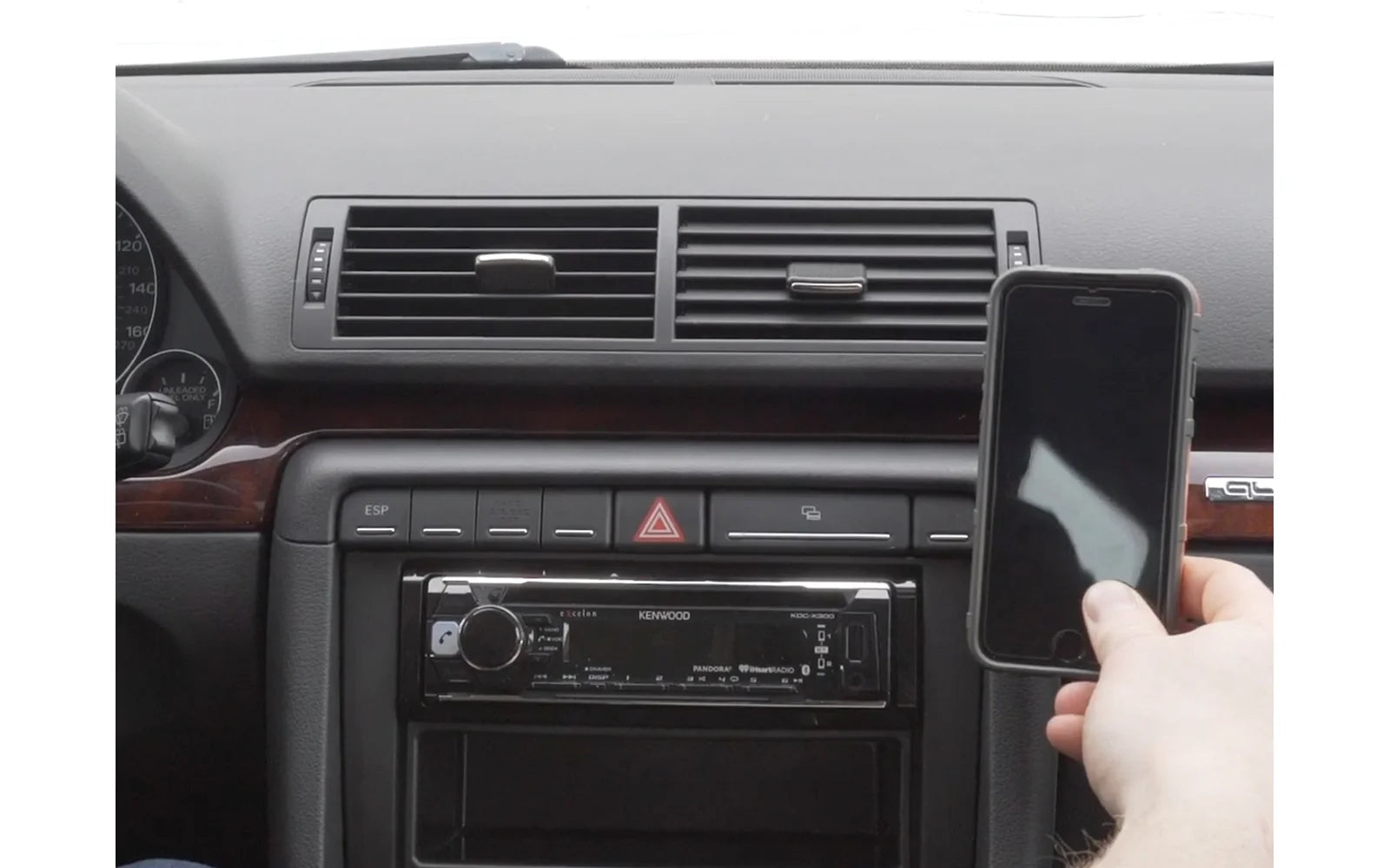 Rennline Audi B6/B7 ExactFit Magnetic Controller Mount
