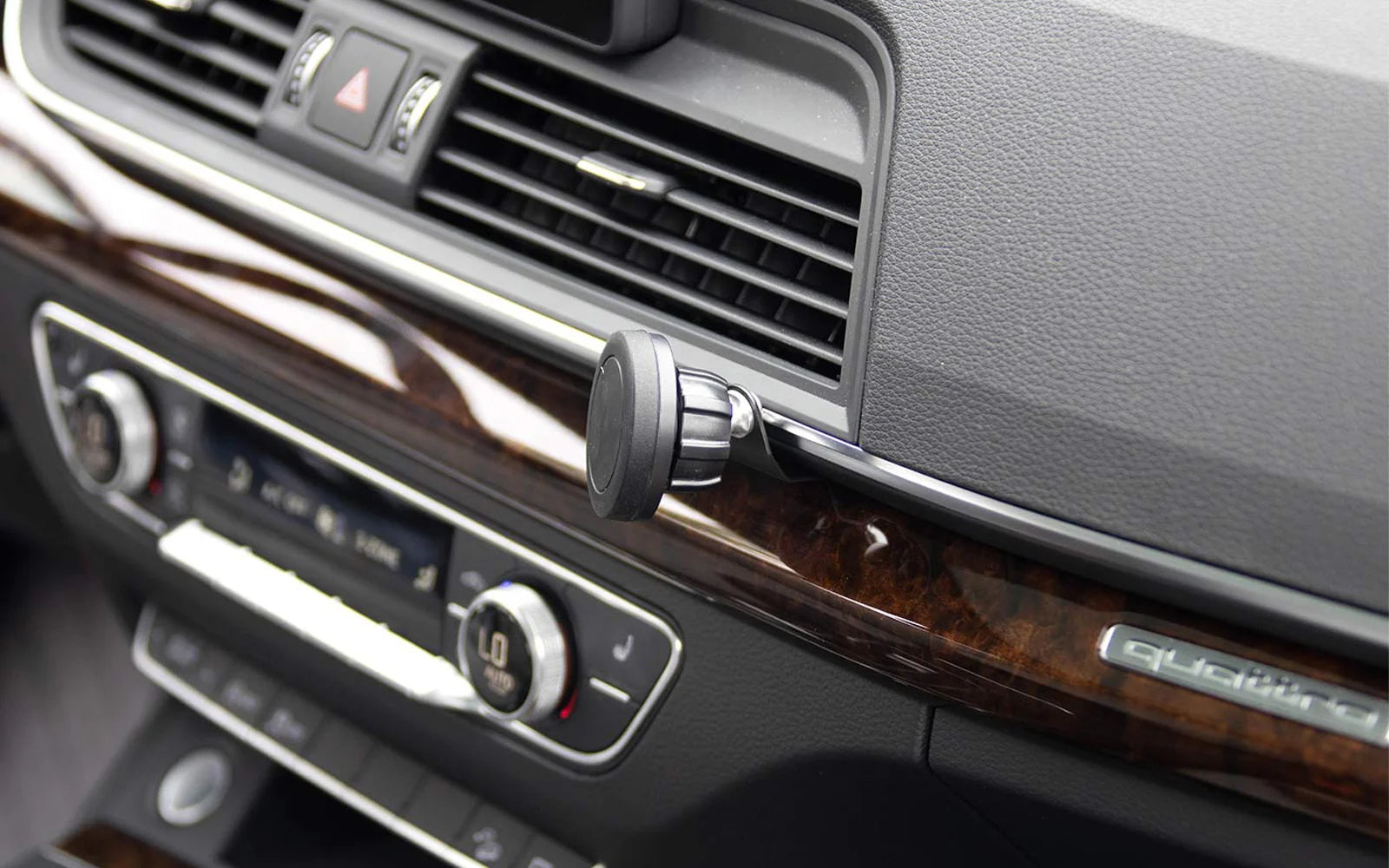 Rennline Audi Q5 B9 Exactfit Magnetic Controller Mount