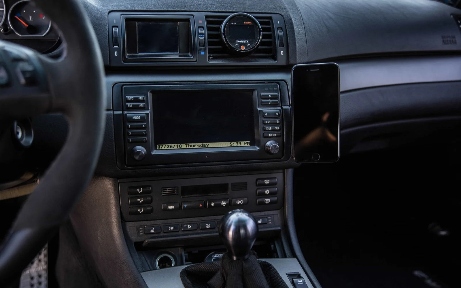 Rennline BWM E46 ExactFit Magnetic Controller Mount