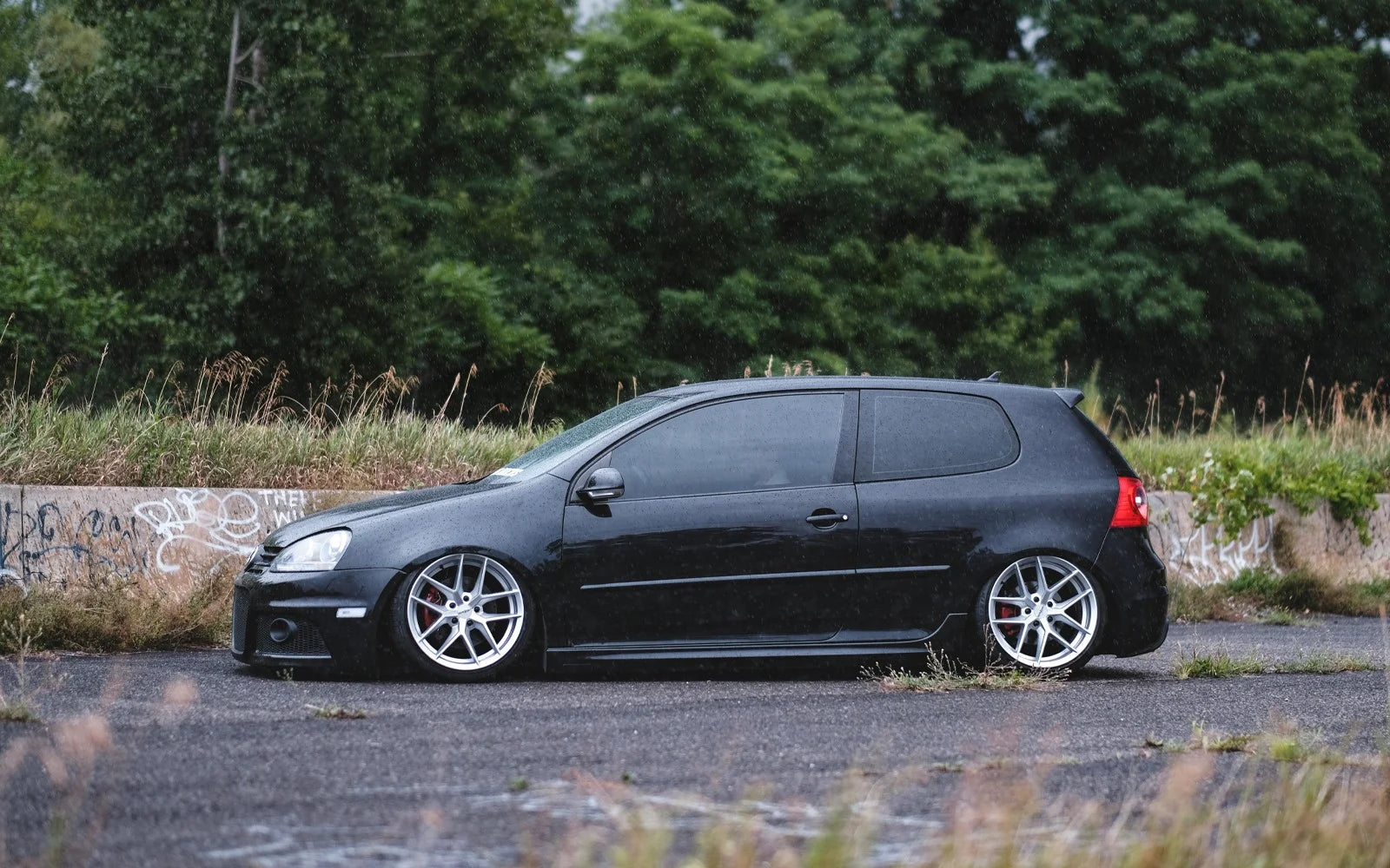 Bag Riders Super Low Front Air Suspension for VW Golf GTI Jetta Mk5/Mk6