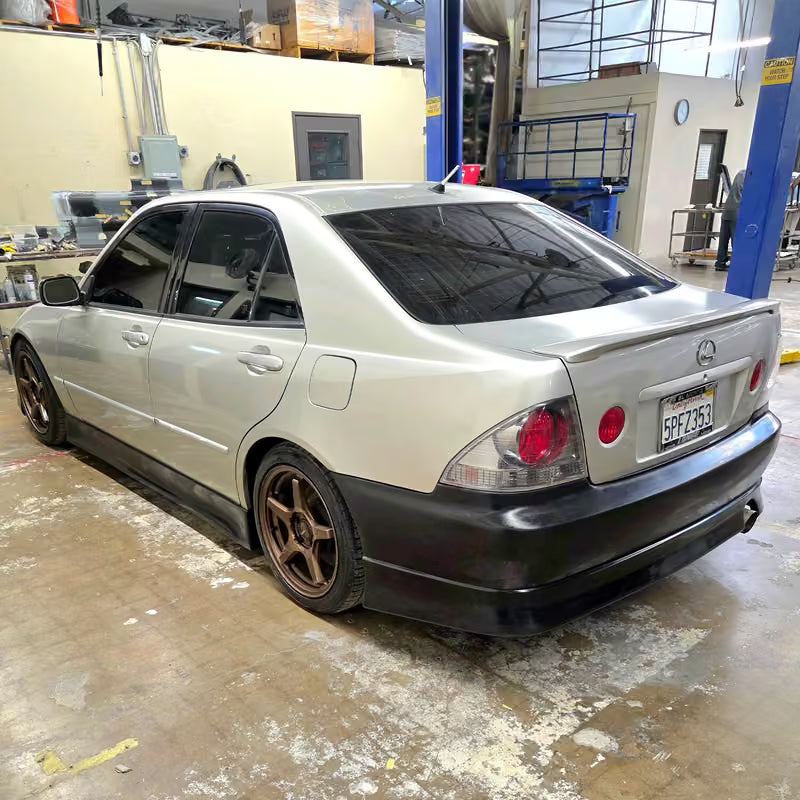 Kit Carrosserie KBD VTX Style pour Lexus IS XE10 (00-05)