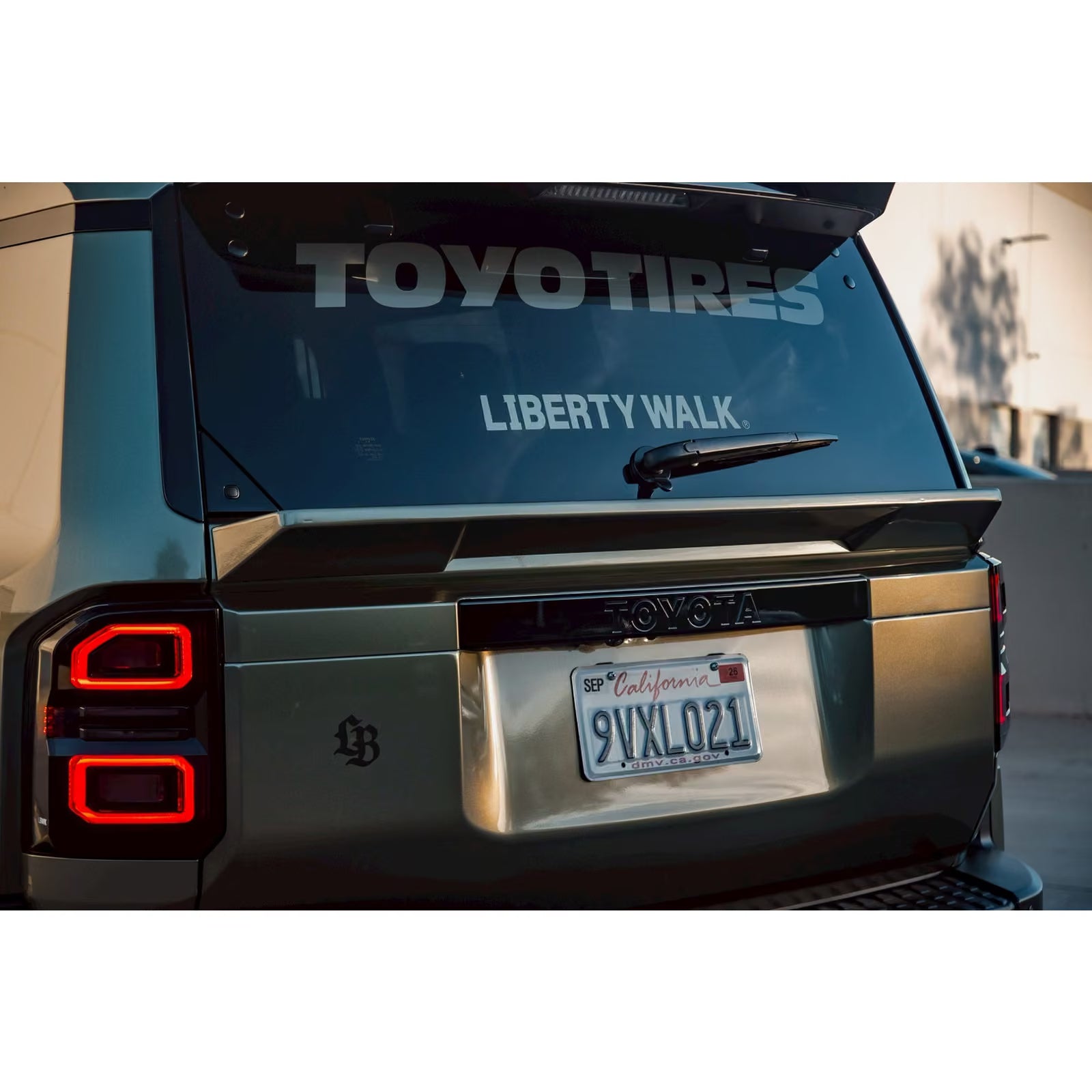 Kit Carrosserie Liberty Walk LB Works pour Toyota Land Cruiser 250