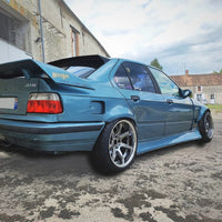 Kit Carrosserie Felony pour BMW E36 Berline