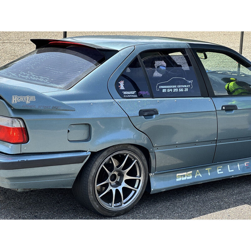 Kit Carrosserie Felony pour BMW E36 Berline