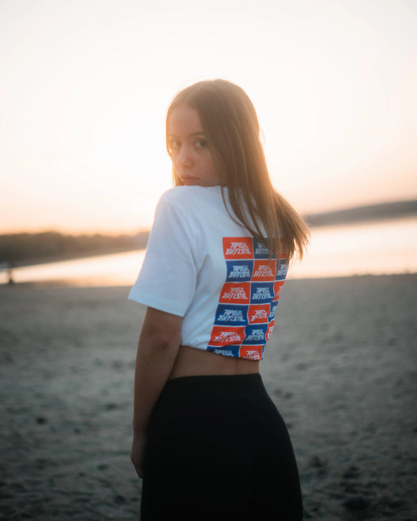 T-shirt On the ground background Rasl'Bitume